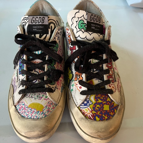 GOLDEN GOOSE Authentic Graffiti-Print Low-Top Sneakers  - In excellent condition - Picture 1 of 9